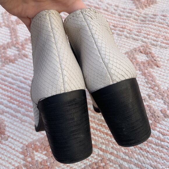 White and Black Steve Madden Petra Snake Skin Heeled Ankle Booties 8 - Picture 7 of 16